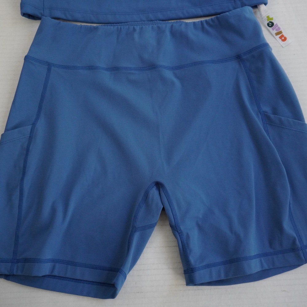 Women's Athletic Shorts and Crop Tank Set - Blue - Picture 3 of 12
